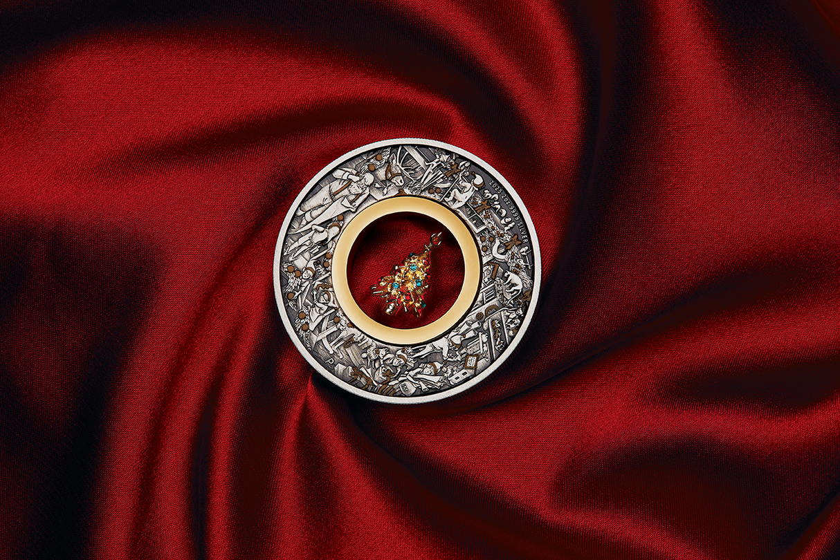 Santa's Workshop 2025 2oz Silver Antiqued Coloured Coin